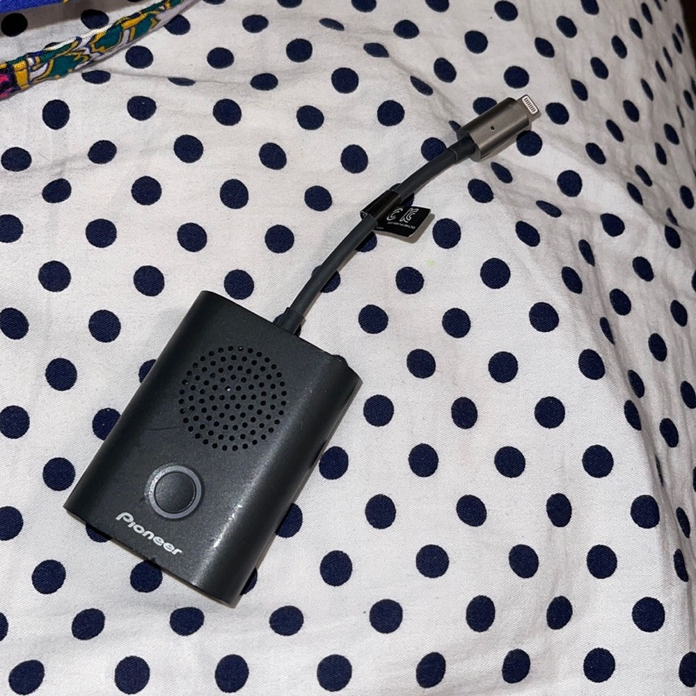 Mini Speaker (FOR IPHONES ONLY!)